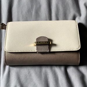 Lodis Crossbody with card slots